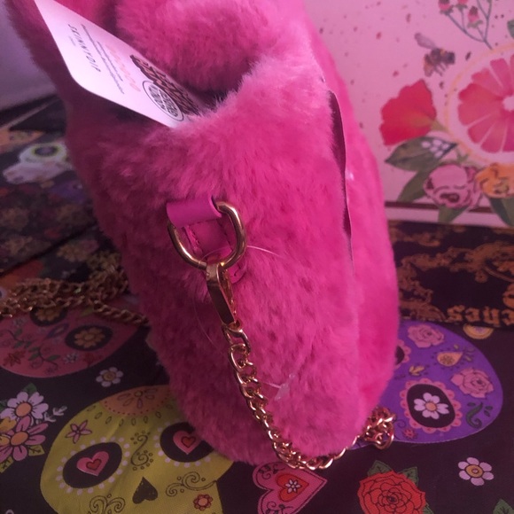 limited edition Barbie x Skinny Dip Pink Faux Fur Mini Crossbody Handbag! This - Picture 5 of 10